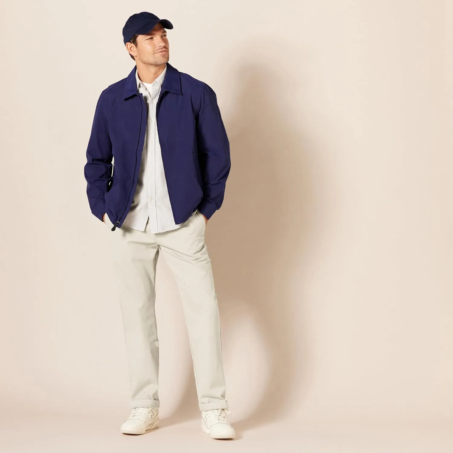 Amazon Essentials Men's Classic-Fit Wrinkle-Resistant Flat-Front Chino Pant (Available in Big & Tall)