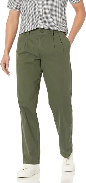 Amazon Essentials Men's Classic-Fit Wrinkle-Resistant Pleated Chino Pant (Available in Big & Tall)