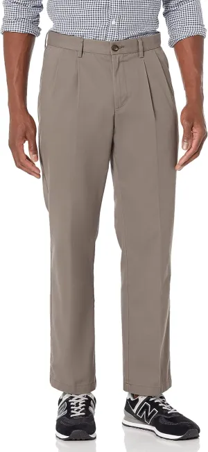 Amazon Essentials Men's Classic-Fit Wrinkle-Resistant Pleated Chino Pant (Available in Big & Tall)