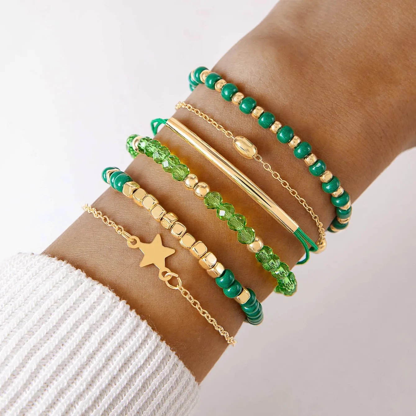Boho Layered Shell Bracelets Set Bohemian Beaded Seashell Bracelets Stretchable Starfish Bracekets for Women Beach Jewelry
