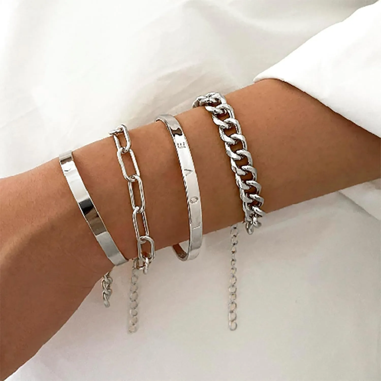 CJIAYUJEW Gold Chain Bracelets Set for Women Chunky Paperclip Link Bracelets Gold Stackable Bangle Cuff Bracelets for Women Jewelry