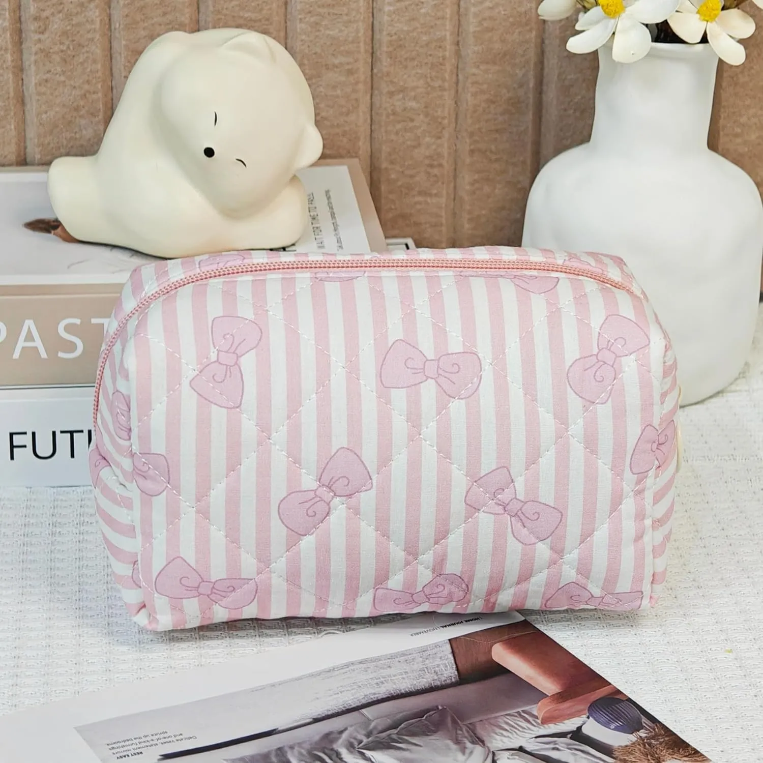 Cotton Quilted Makeup Bag Cute Floral Make up Bag Puffy Coquette Makeup pouch Aesthetic Cute Travel Toiletry Bag for Women Girls