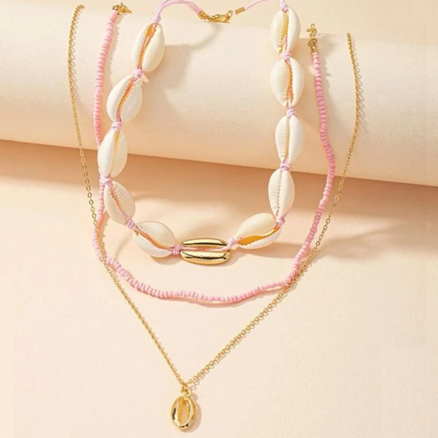 Cowrie Shell Necklace for Women Seashell Layered Necklace Sea Shell Beads Choker Summer Beach Charm Necklace Jewelry for Women Hawaiian Jewelry