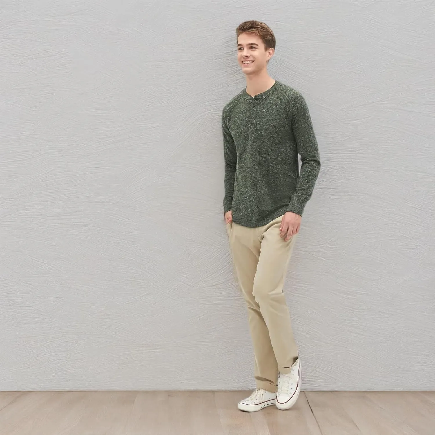 GAP Men's Essential Straight Fit Khaki Chino Pants