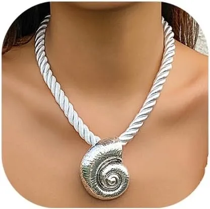 Gold Shell Necklace for Women Conch Shell Necklace Large Conch Necklace Beach Charm Necklace Shell Charm Necklace Boho SeaShell Pendant Necklace Summer Beach Jewelry Gift