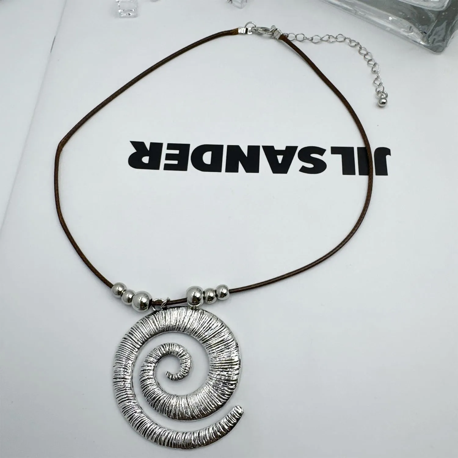 Gold Shell Necklace for Women Conch Shell Necklace Large Conch Necklace Beach Charm Necklace Shell Charm Necklace Boho SeaShell Pendant Necklace Summer Beach Jewelry Gift