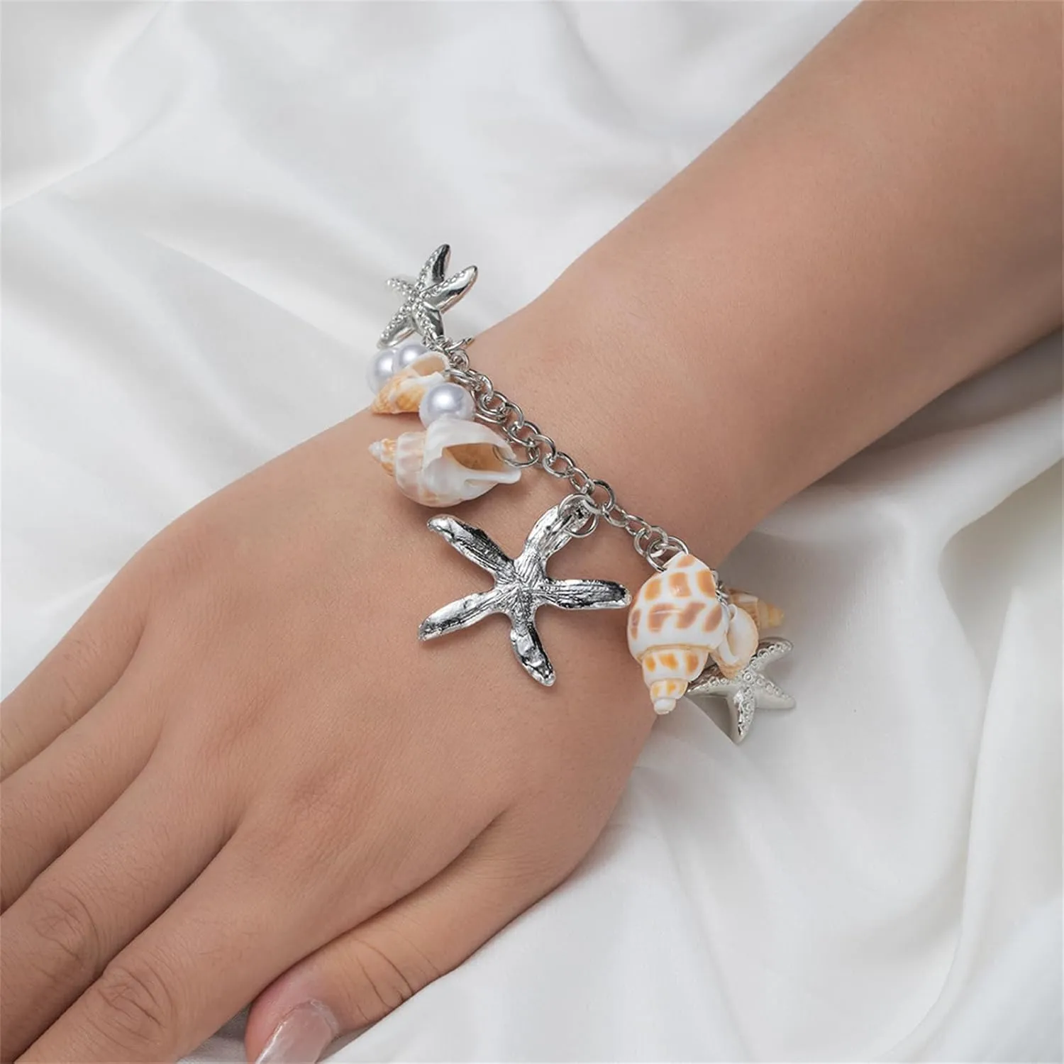 Handmade Starfish Seashell Pearl Bracelets for Women Gold Plated Bohemian Charm Sea Shell Couch Beads Adjustable Chain Anklet Bracelets Hawaiian Beach Holiday Mermaid Costume Jewelry Gifts