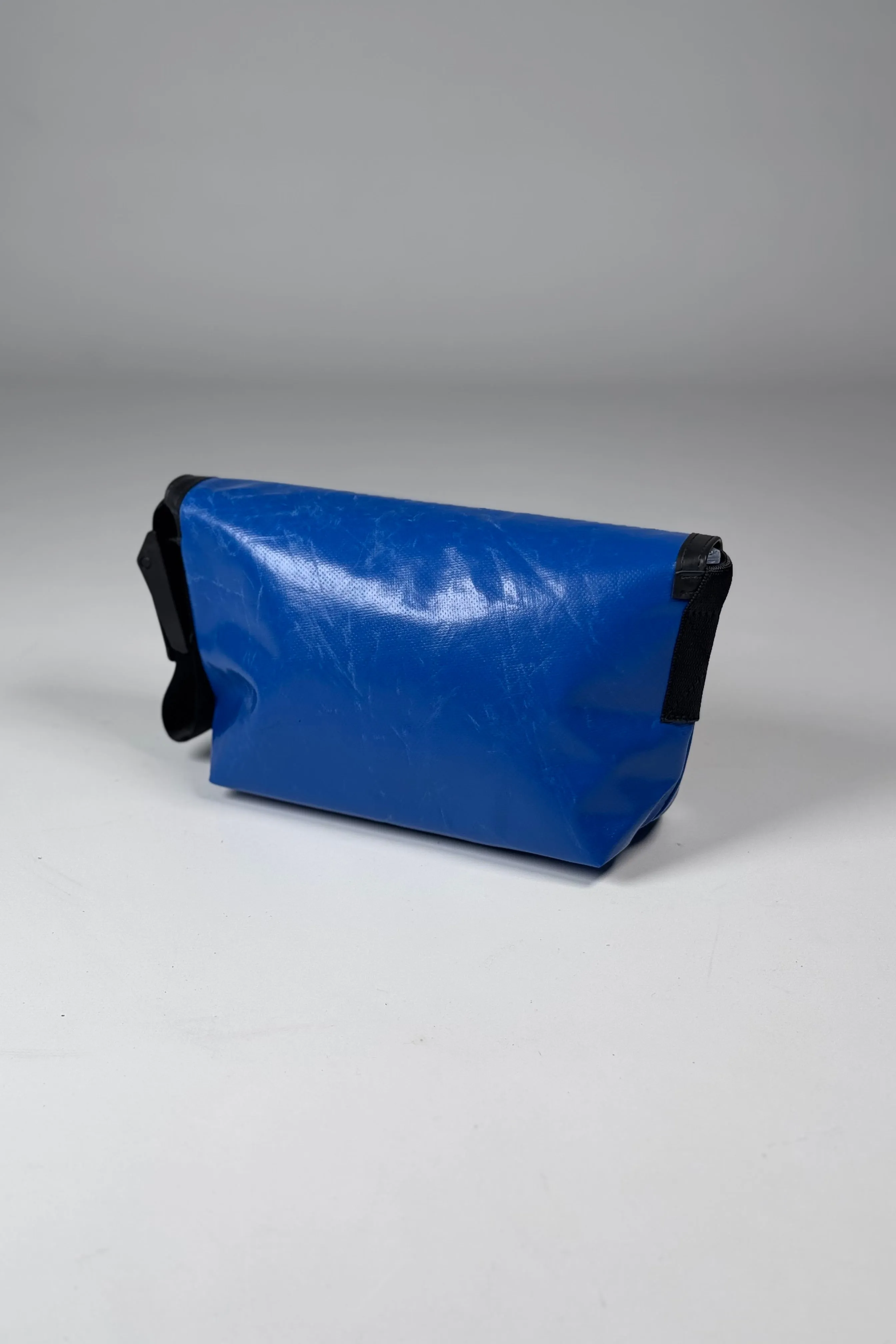 HAWAII FIVE-O F41 Messenger Bag extra small