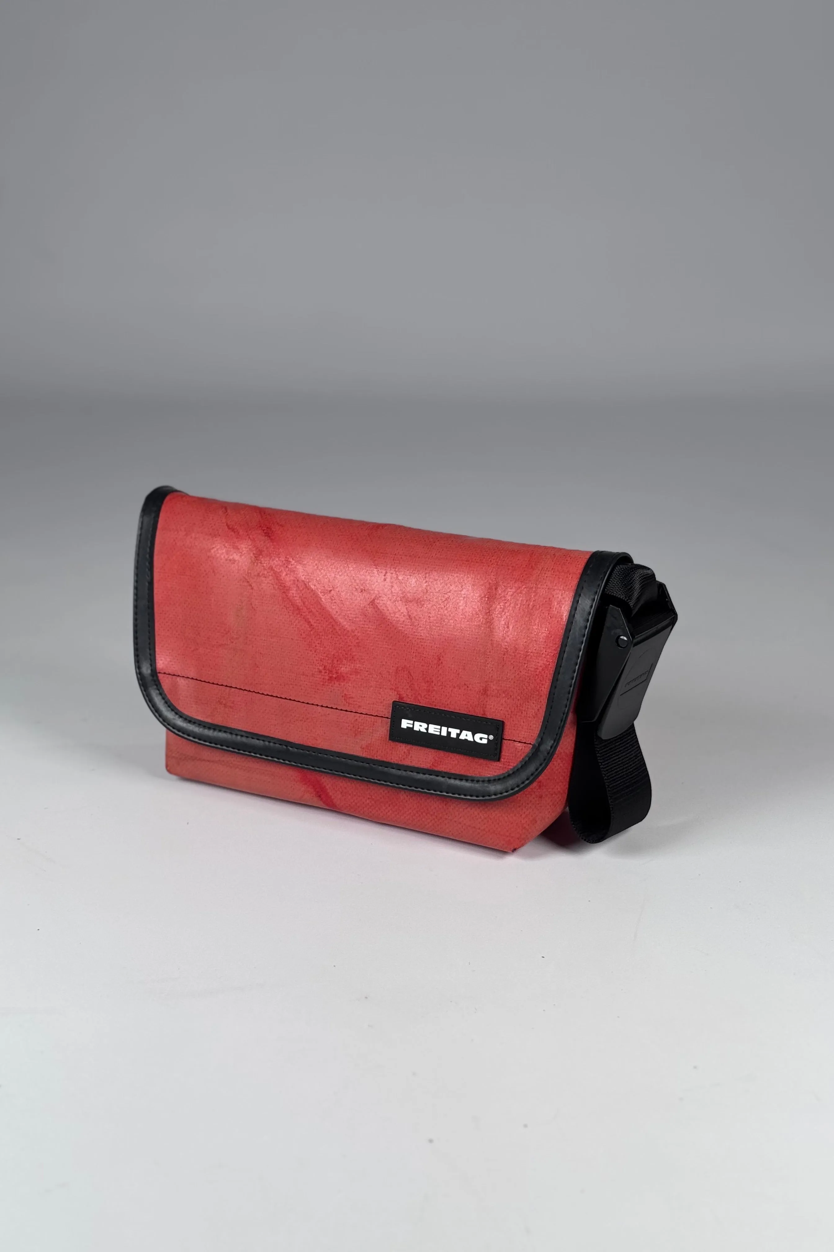 HAWAII FIVE-O F41 Messenger Bag extra small
