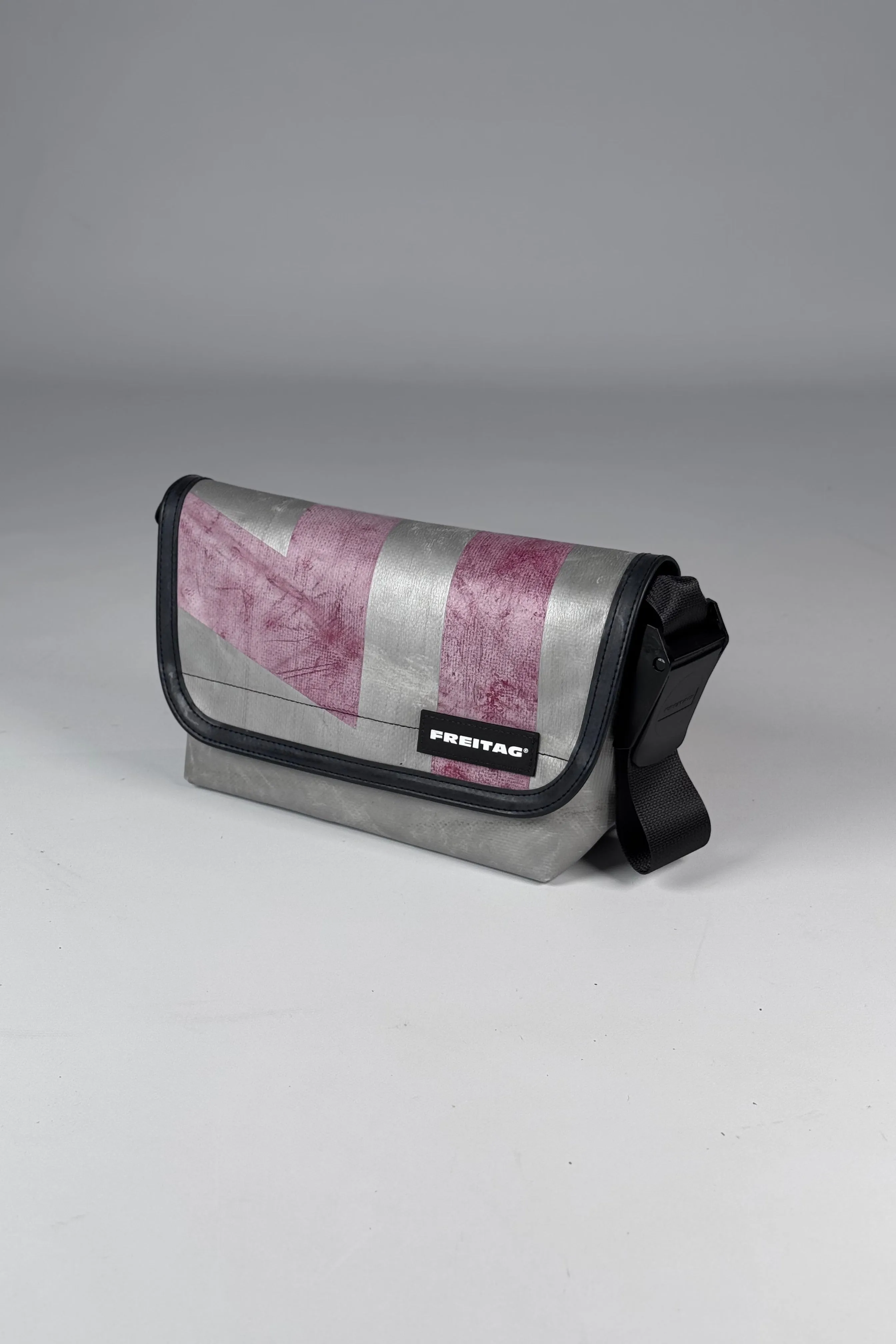 HAWAII FIVE-O F41 Messenger Bag extra small