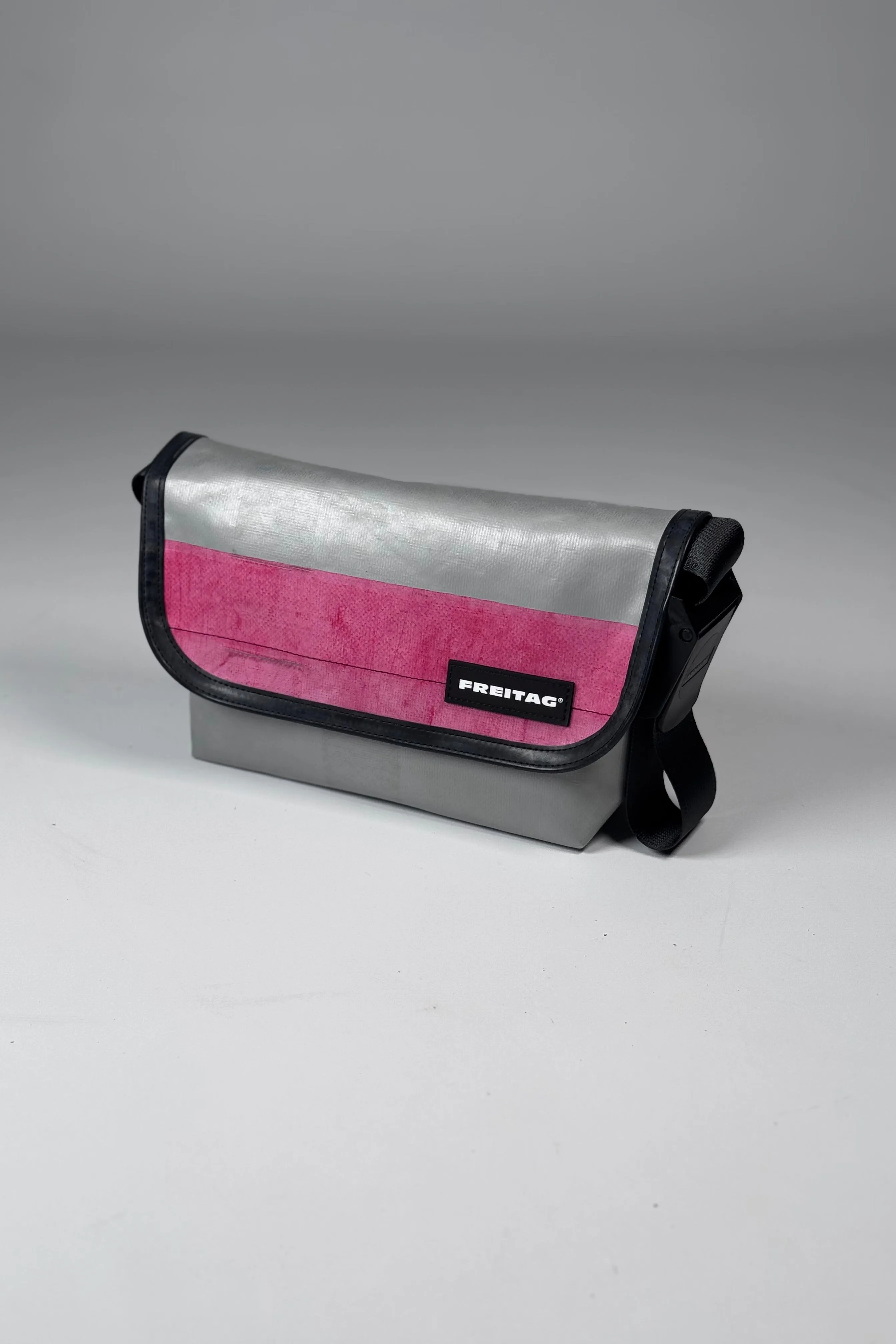 HAWAII FIVE-O F41 Messenger Bag extra small