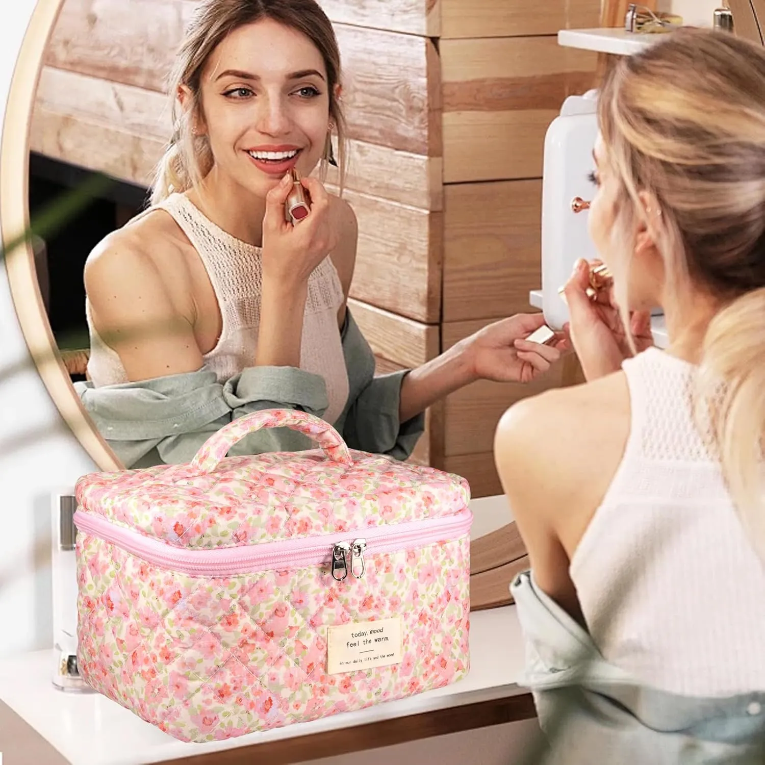 Large Makeup Bag, Quilted Cosmetic Bag, Floral Coquette Aesthetic Toiletry Bag, Flower Travel Make Up Organizer Bag for Women Girls