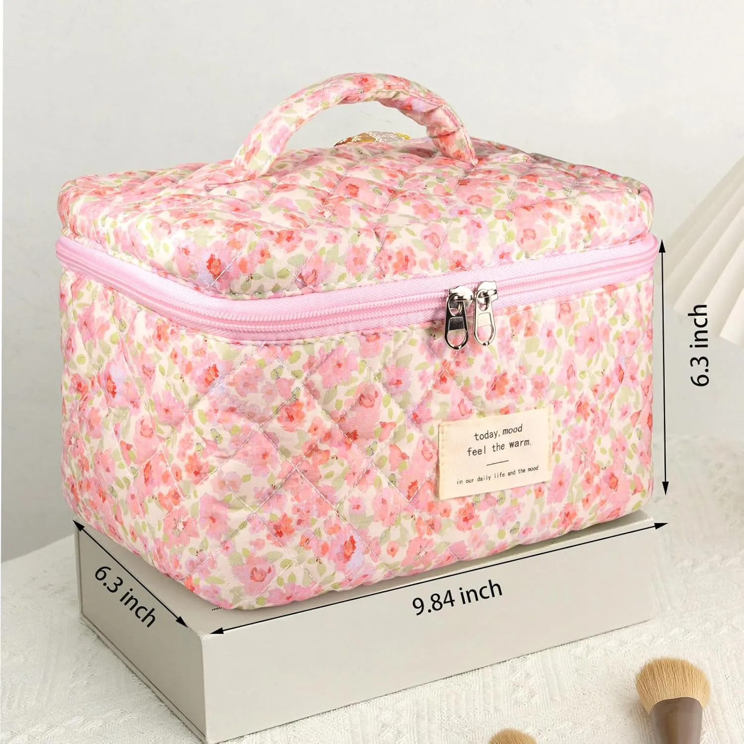 Large Makeup Bag, Quilted Cosmetic Bag, Floral Coquette Aesthetic Toiletry Bag, Flower Travel Make Up Organizer Bag for Women Girls