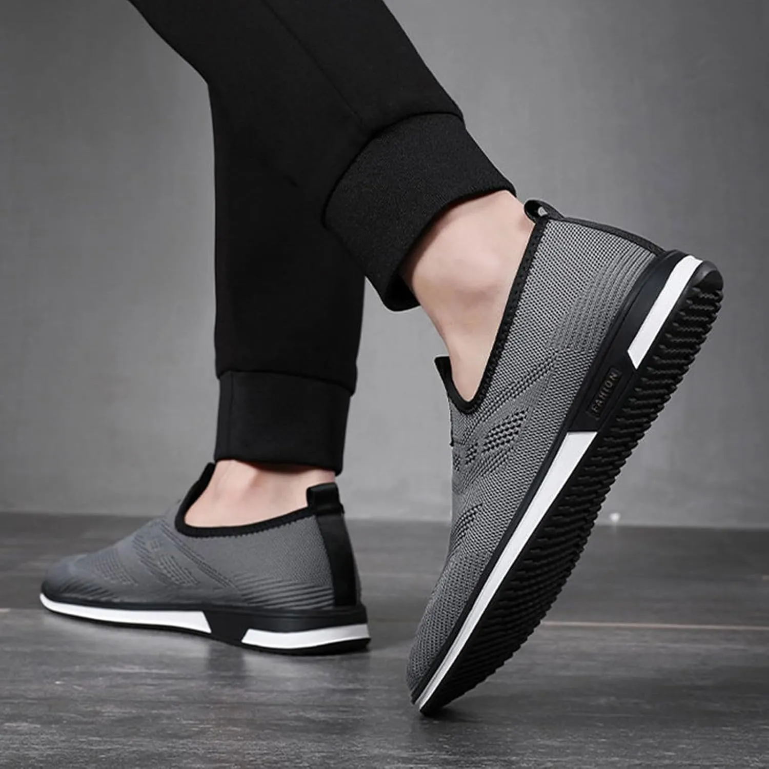 Mens Loafers & Slip-Ons Leisure Men's Shoes Breathable in Spring and Summer Casual Mesh Sports Shoes One Foot