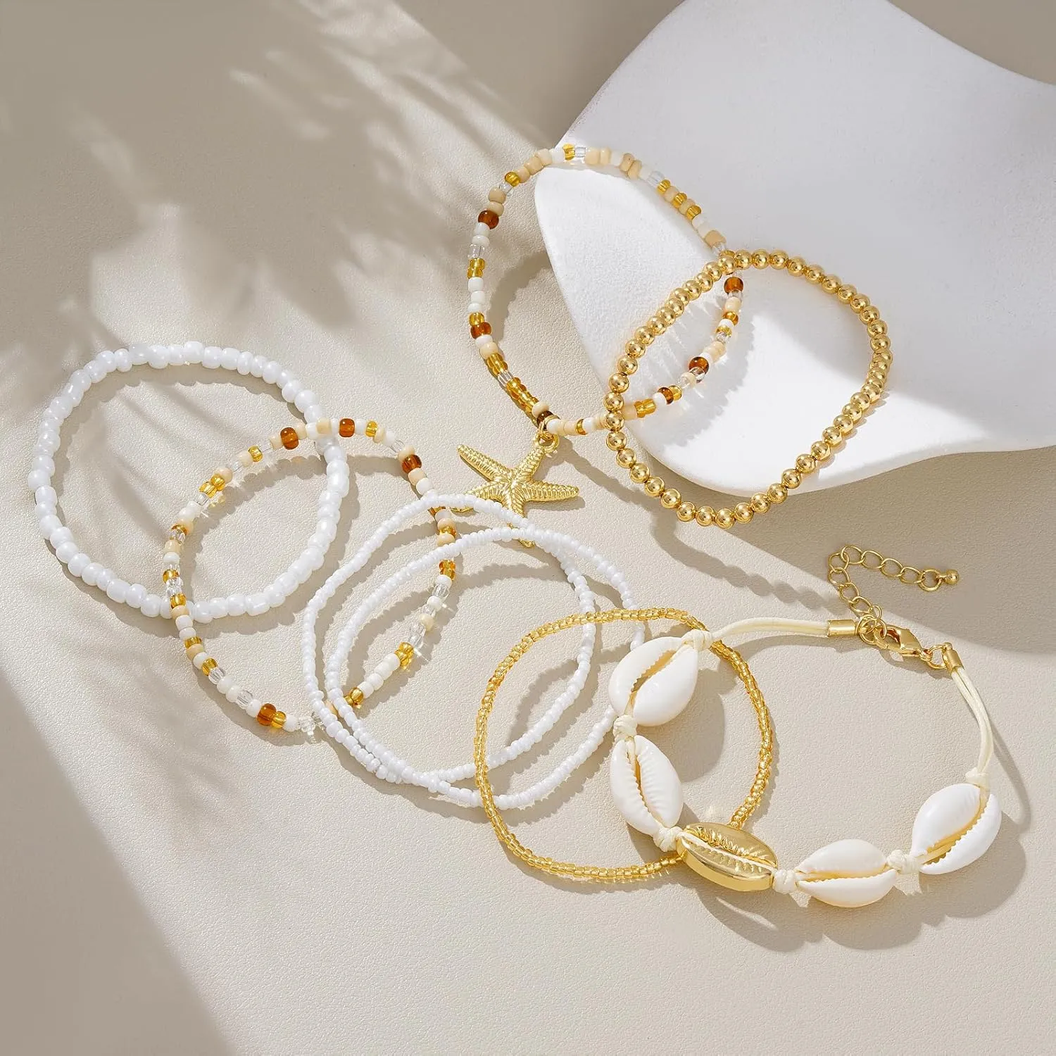 Shell Bracelet Boho Beaded Stretch Bracelets for Women Seashell Summer Beach Bracelets Starfish Charm Bracelet Stackable Gold Pearl Beads Bracelets for Women Jewelry Accessories Gifts