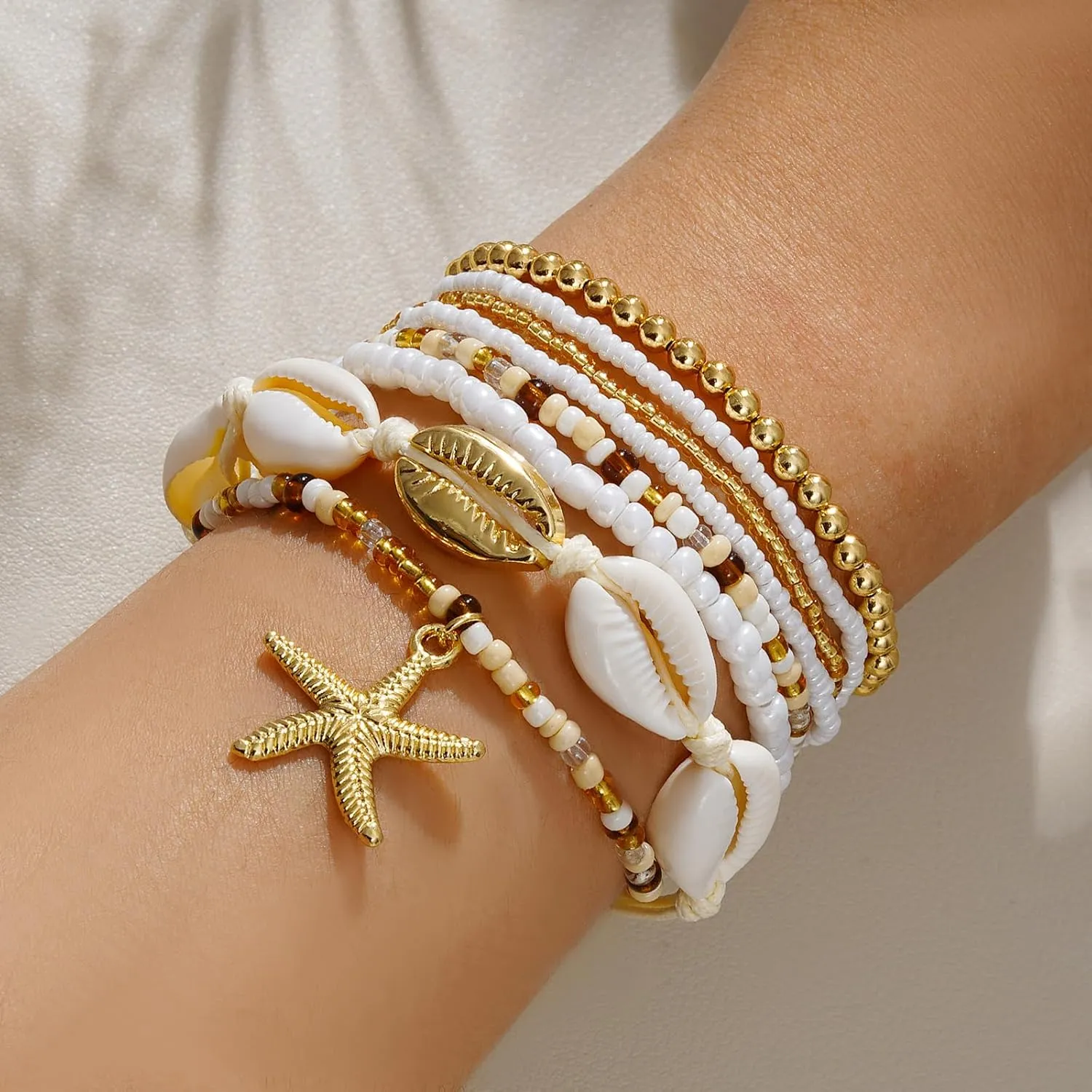 Shell Bracelet Boho Beaded Stretch Bracelets for Women Seashell Summer Beach Bracelets Starfish Charm Bracelet Stackable Gold Pearl Beads Bracelets for Women Jewelry Accessories Gifts
