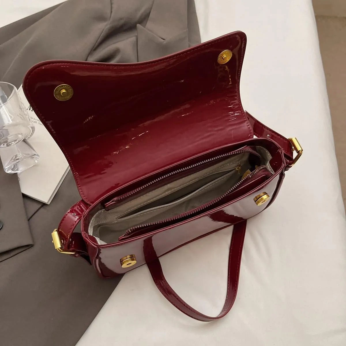 Small Shoulder Bag Y2K Purse for Women Crocodile Handbag Clutch Purse Classic Retro Crossbody Bag Satchel