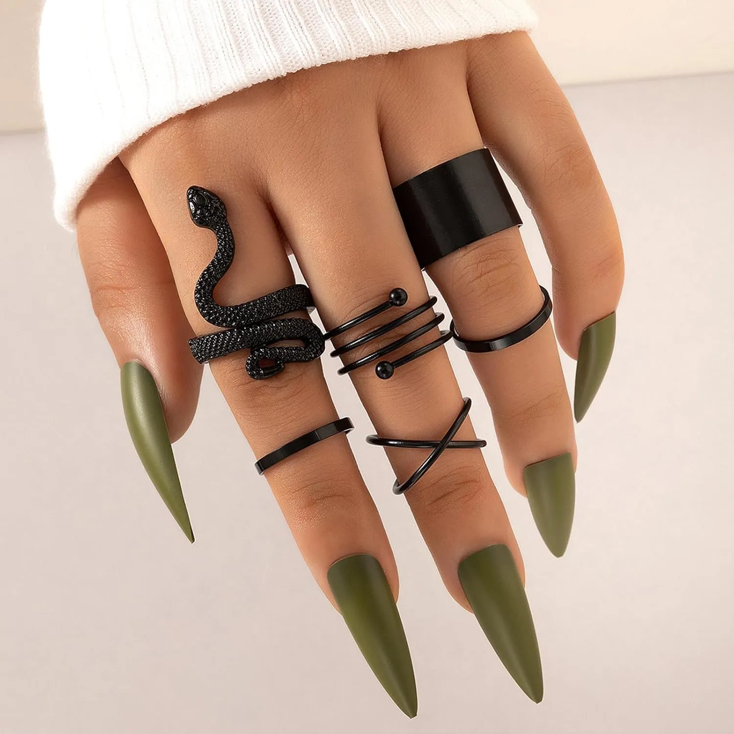 Snake Ring for Women Gothic Black Snake Rings Punk Open Adjustable Silver Snake Knuckle Rings Stackable Reptile Serpent Band Rings for Halloween Costumes Accessories