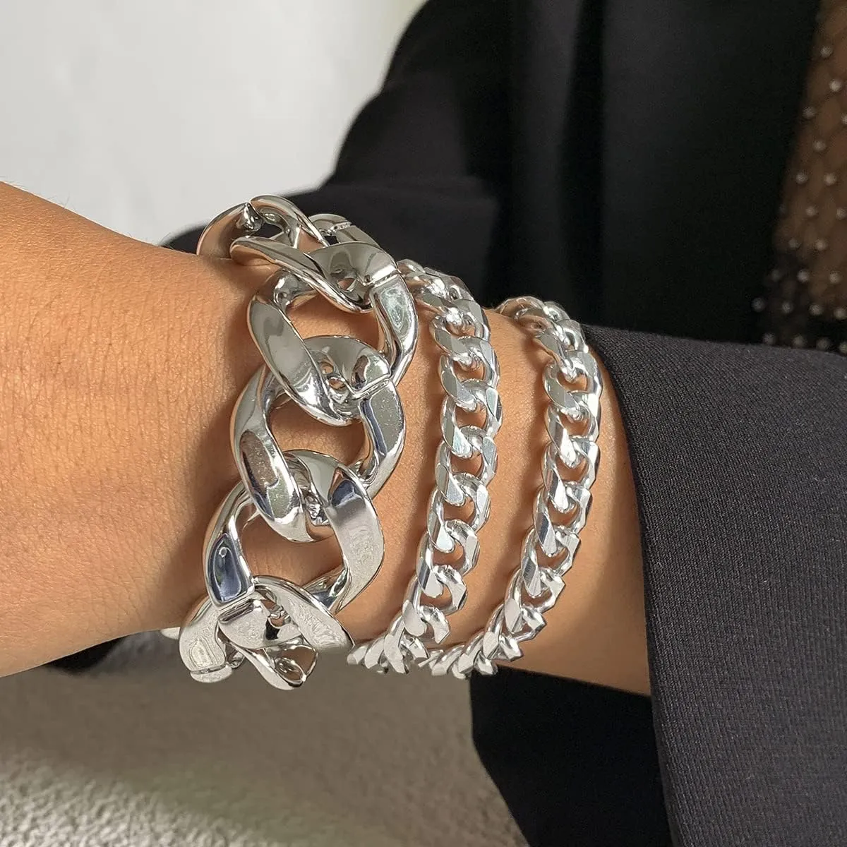 Wiwpar Boho Layered Chunky Bracelets Fashion Layered Link Chain Bracelets Set Adjustable for Women (Silver)