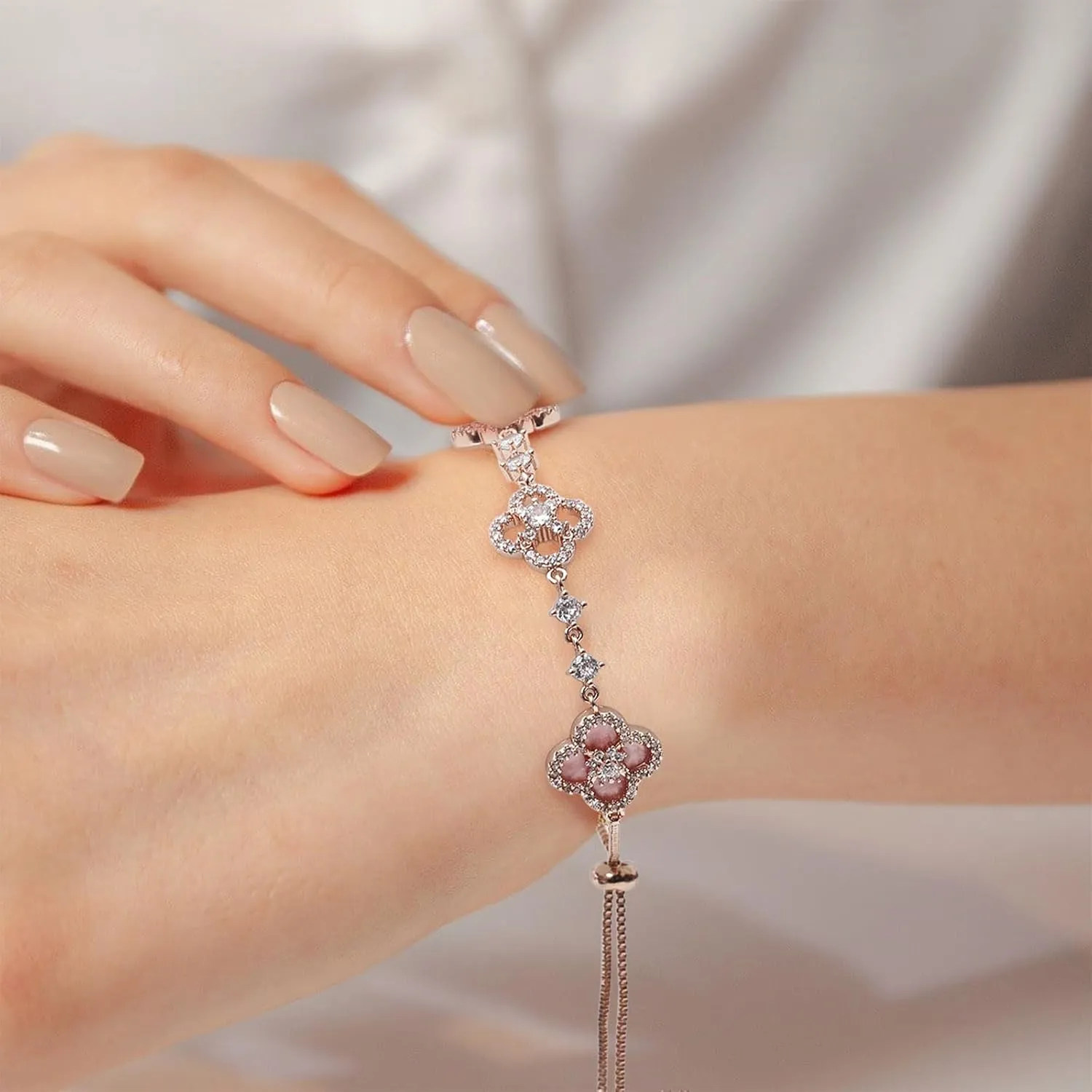 Women's 18K Gold Plated Clover Bracelet with Natural Shell - Four Leaf Lucky Charm Dainty Link Bracelets Jewelry for Women, Trendy Birthday/Mother's Day Gift