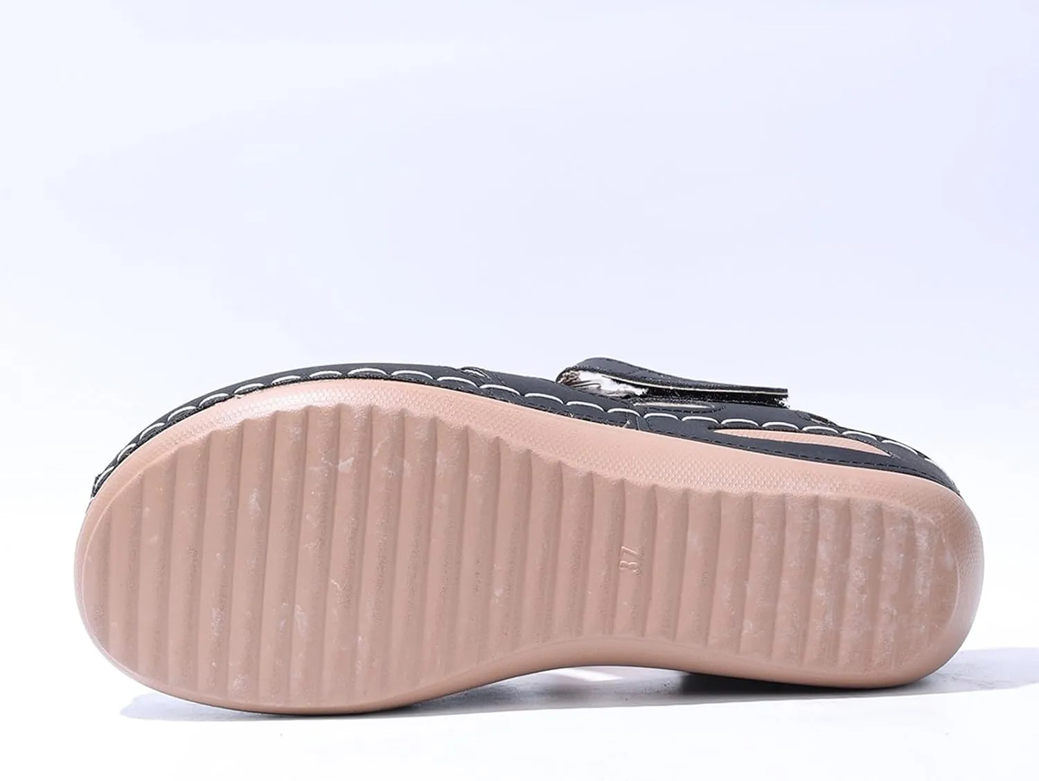 Women's Sandals Summer Retro Wedge Heel Closed Toe Thick Bottom Lightweight Sandals Hollow Platform Women